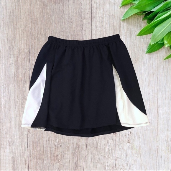 Under Armour Perforated Panels Athletic Skirt Navy White Small - Picture 1 of 3